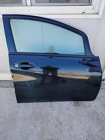 Karoserija: PREDNJA DESNA VRATA 04-13 CRNA ZA NISSAN NOTE OD 2004. DO 2013. GOD — 1