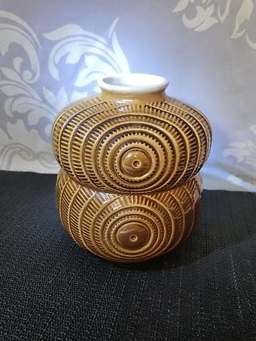 Vaza porcelanska Zajecar iz 70ih.god. Vaza porcelan na lalafo.rs Vaza porcelanska Zajecar iz 70ih.god. Vaza porcelan