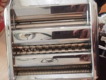 Furniture: Masina za pravljenje rezanaca rosfraj u kutiji par puta koristena jako — 3