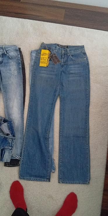 tn anniversary 25: Lot ženske odeće – pantalone/farmerke i crne koktel haljine Sadržaj — 5