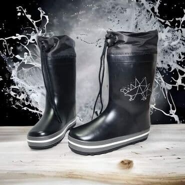 crne lakovane cizme: 2000 din
25-30 — 4