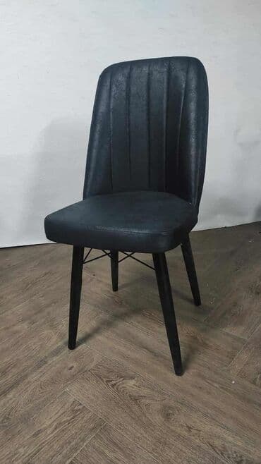 Stolice: 08. stolica 
4900din komad — 8