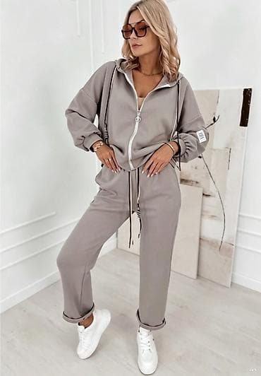 roze tn: Ženski komplet trenerke sa kapuljačom – 2 dela

-3400din
SM L XL — 7