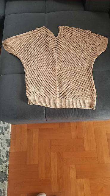 plus size jakne: Pletena bež kardigan/pončo bluza bez kopčanja - Model: lagano — 2