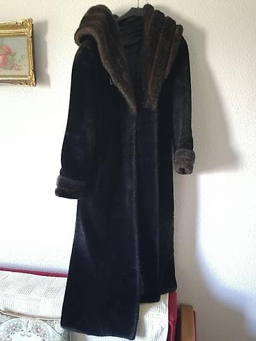 kacketi sa ventilatorom: Bunda - Dugačak ženski kaput sa krznom – Gallery, veličina L - Brend — 1