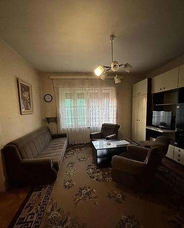 Kuće na prodaju: Trosobna kuća, 8 minuta od centra. Ima nusprostorije ( letnja kuhinja — 10