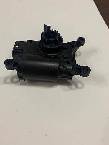 valjevo auto plac: MOTOR KLAPNE GREJANJA ZA VOLKSWAGEN GOLF 7 - 5Q0907511K | Motor — 2