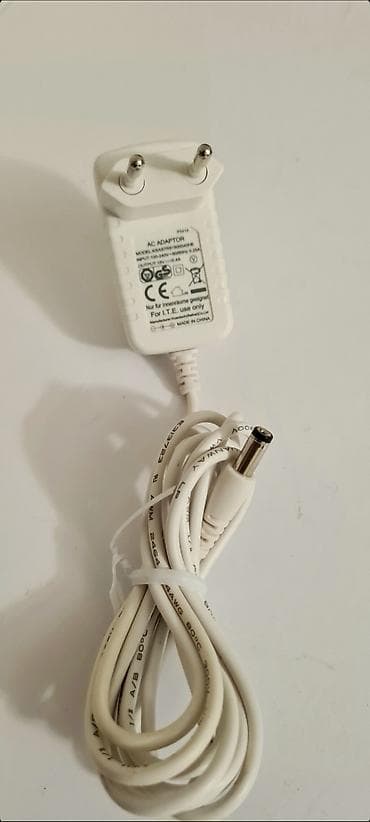 Donji delovi trenerke: • Prodajem aparat DeSheli Twinray za podmlađivanje, zatezanje kože — 10