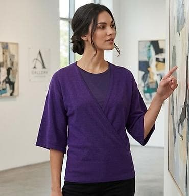 Ženska pletena bluza u ljubičastoj boji. - Kroj: preklopni V-izrez