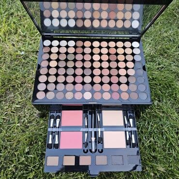 muller kofer sa šminkom: 🌺 miss rose kofer 🌺 🥰 pun kofer sa šminkom🥰 🌺set sadrži : 🌺 180 boja — 3
