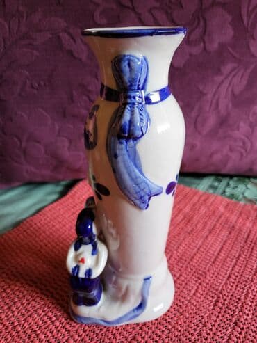 vaza sa cvecem crtez: Vaza nova delft,rucno oslikan holandski porcelan. 80te — 7