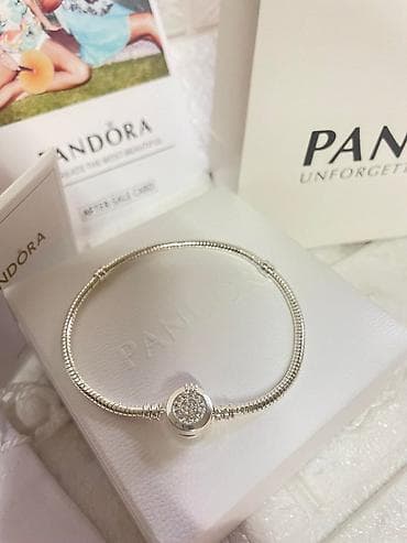 skupe narukvice: Pandora narukvica Vel:21cm Cena:1700din (Samo narukvica bez — 10