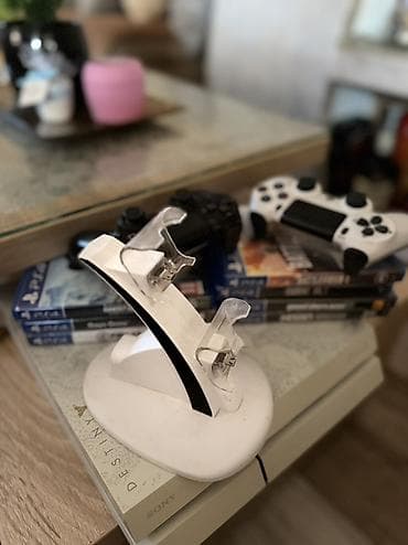 alex max: Prodajem licno svoj ps4 destiny limited edition. Konzola je ocuvana — 7