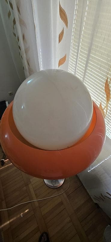 roda tanjiri na komad: Prelepa retro podna lampa, dekorativan i unikatan komad za ljubitelje — 7