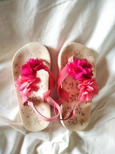 Japanke sandale sa mašnama NEXT Veličina 25 ug uslikano 15 cm