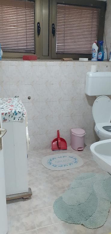 izdajem stan kuce i stanovi za izdavanje leskovac: IZDAJE SE DVOSOBAN STAN U CENTRU NIŠA Izdaje se potpuno namešten — 6