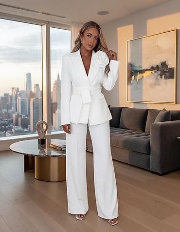 chanel beograd: Prelep elegantan komplet 3800 din
S m l
3800 din — 3