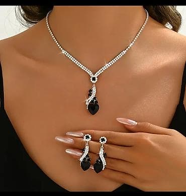 Elegantni ženski set nakita – ogrlica i minđuše - Dizajn: profinjena