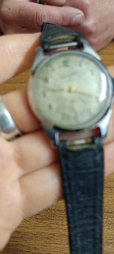 teksas jakne muske levis: Ručni mehanički sat „Слава/Смoльн“ (SSSR), klasičnog dizajna - — 1