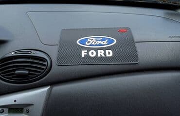 ulozak za auto sediste: FORD gumena neklizajuća podloga. Dimenzije 13*20cm. Samo se postavi na — 3