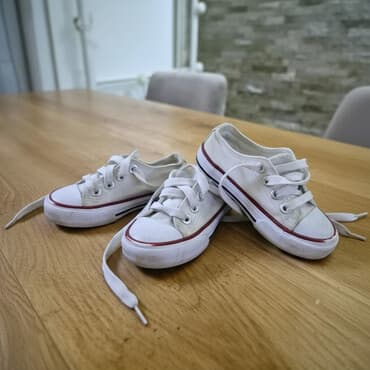 replay zenske duboke patike: Bele dečije starke – broj 20 Preslatke, lagane i udobne. Idealne za — 2