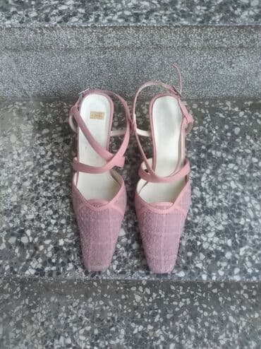 c a kombinezoni: Sandals, 38 — 1