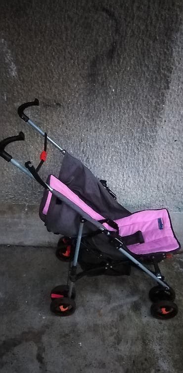 male kopačke: Kisobran decija kolica Pegolini sivo/crvena,malo flekava — 2