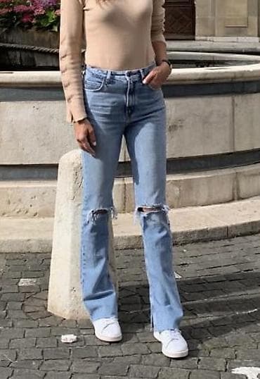 Farmerke: Blago zvonaste farmerke dubokog struka svetloplavog teksasa sa — 3