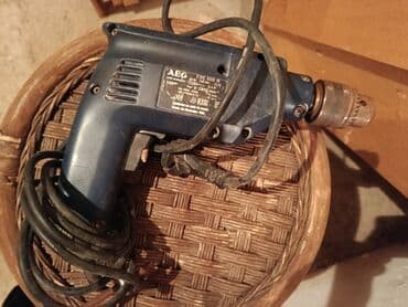 Čekići: Bušilica AEG — 3