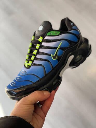 čizmice za zimu: Nike air max tn patike 

Novo
Brojevi 36 do 46

fb Moja Kupovina 1 — 5