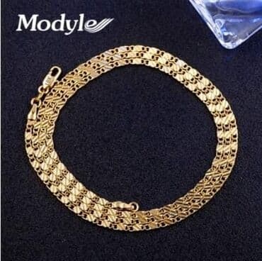 cartier lancic: Dužina:70 i 75cm
Cena:1000din — 4