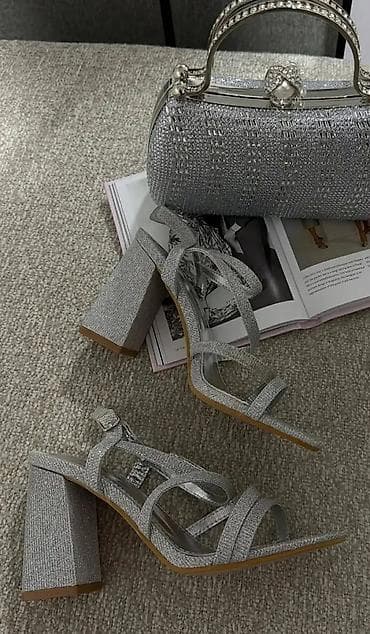 kaisevi za tasne: Elegantne ženske sandale sa štrasom + usklađene večernje torbice (set — 2