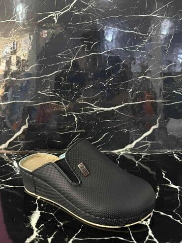 americki brojevi obuce: Klompe, 38 — 3