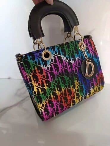 Torbe 
Velike cena 4100din, manje po 3000din