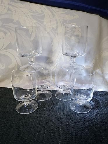 čaše za vodu metalac: Case za vino iz 80ih. Case ( kafanske) za vino,perketne,sve na njima — 3