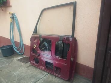 polovne letnje gume 215 55 r16: Vrata prednja desna Lada 2107 Riva,2104 Karavan,2105 bordo. Vrata su — 5