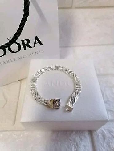 Pandora narukvica Vel:18cm Cena:2400 Din (Samo narukvica bez na lalafo.rs Pandora narukvica Vel:18cm Cena:2400 Din (Samo narukvica bez