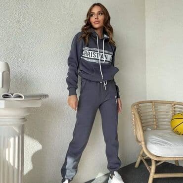kompleti odece: Veličine S, M, L, XL 
 CENA 4100 din — 5