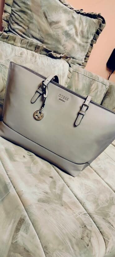 guess plisana torba: Torba za rame, Guess — 2