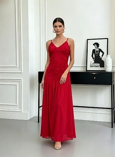 Haljine: Elegantna duga haljina sa tankim bretelama i 3D cvetnim reljefom na — 5