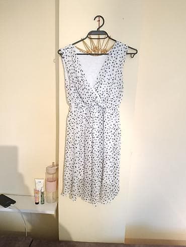 Muška obuća: Bela letnja haljina na tufne - Uzorak: crne tufne na beloj podlozi — 1