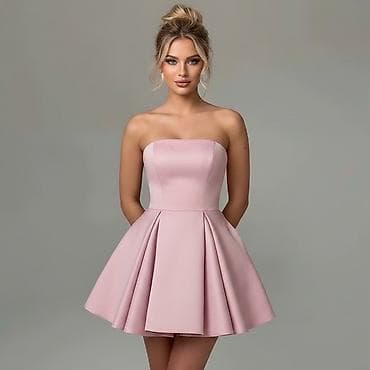 Haljine: Kratka elegantna haljina bez bretela
2400 din
S M L — 2