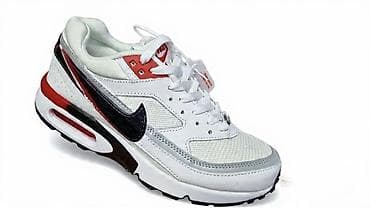 Patike: Nike patike za trčanje/lifestyle, bele sa crnim Swoosh logom i — 1