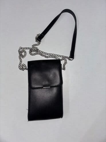 Set od 3 ženske torbice – različiti stilovi 1) Crna crossbody torbica na lalafo.rs Set od 3 ženske torbice – različiti stilovi 1) Crna crossbody torbica