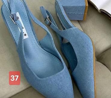 Sandale sa spicom debela stikla.Svetlo plava boja.37 broj.Moze i 36