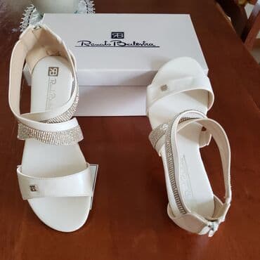 c a kombinezoni: Sandals, 39 — 1
