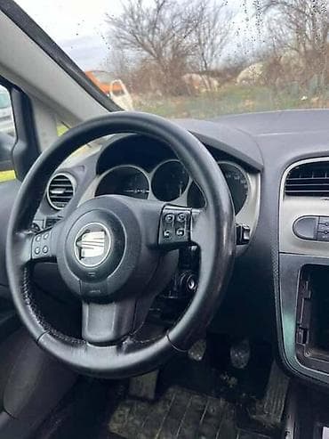 TAPACIRI ZA SEAT ALTEA | Tapaciri vrata za Seat Altea Polovni na lalafo.rs TAPACIRI ZA SEAT ALTEA | Tapaciri vrata za Seat Altea Polovni