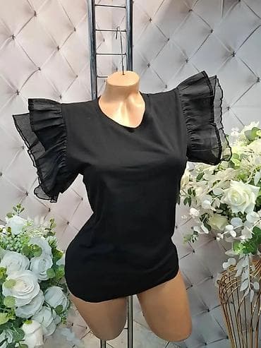 pull and bear jakne: Ženska majica sa plisiranim volan rukavima - Model: kratki rukavi sa — 3