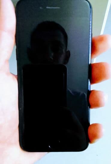 polovne papucice za sivace masine: Apple iPhone iPhone 7, 64 GB, Crn, Otisak prsta — 2