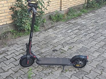 polovni bicikli za decu: Prodajem Xiaomi električni trotinet 4, prve generacije. Trotinet je — 1